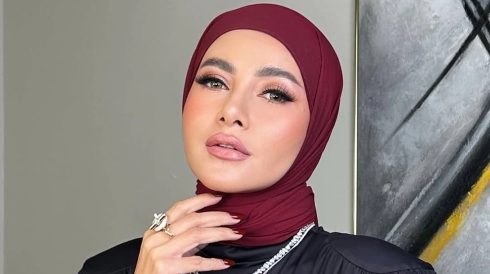 Olla Ramlan Pakai Jam Tangan Rp2,8 Miliar, Pekerjaan Mentereng Orang Tuanya Jadi Perbincangan