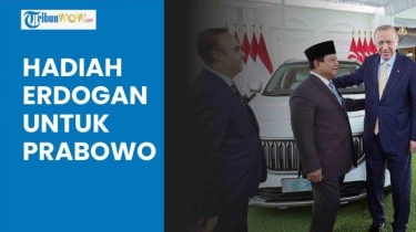 VIDEO Hadiah Presiden Prabowo untuk Erdogan, Beri Senjata SS2-V4A2 Pindad dan Keris Bali