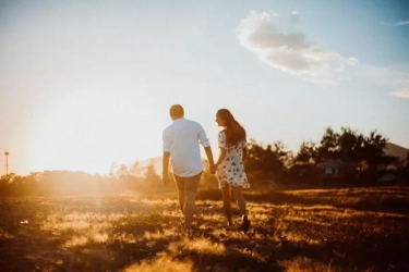 7 Zodiak yang akan Mengubah Kisah Cinta Mereka di Tahun 2025, Siap Menulis Kisah Cinta yang Baru