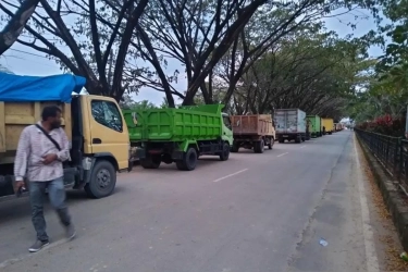 Antre Dapat Solar Bersubsidi, Perjalanan Puluhan Truk di Aceh Barat Daya Terhambat