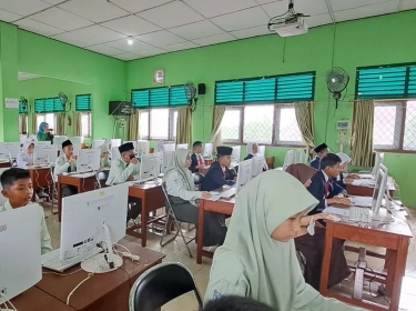 Madrasah Aliyah Negeri Unggulan jadi Rebutan dan Tidak Pakai Zonasi, Pendaftar Tembus 37 Ribu Anak