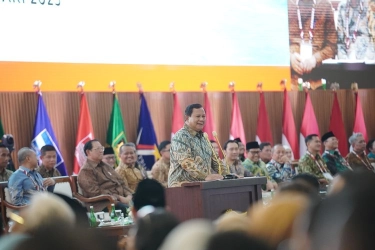 Prabowo Minta Kepala Daerah dari KIM Gencar Perbaiki Sekolah: Tak Usah Seminar Lagi