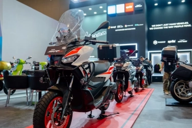 Piaggio Indonesia Hadirkan Motor Matic Aprilia SR-GT Sport di IIMS 2025, Dapat Warna Baru