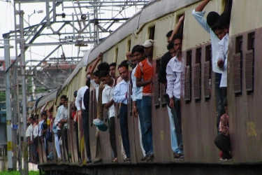 18 Orang Tewas Saat Berdesakan di Stasiun Kereta di India, Diduga akibat Peron Berubah