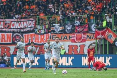 Marc Klok Ungkap Ketegangan di Ruang Ganti Persib Saat Tertinggal 0-2 dari Persija