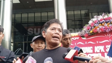 Kader Pecatan PDIP Sujud Syukur di KPK, Sudarsono Tantang Hasto Legawa jadi Tersangka: Mari Ksatria, Taati Proses Hukum