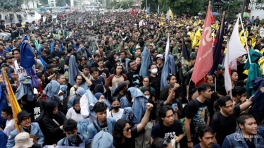 Ribuan Mahasiswa di Jakarta, Bandung dan Surabaya Turun Ikut Aksi Indonesia Gelap, Apa Maknanya?