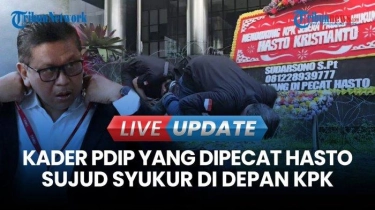 VIDEO Kala Eks Kader PDIP yang Dipecat Hasto Kirim Karangan Bunga dan Sujud di Depan Gedung KPK