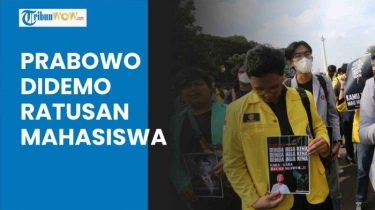 Video Ribuan Mahasiswa Long March Geruduk Istana Merdeka, Tulisan 'Fasis Prabowo' Membentang