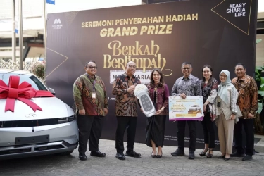 Bank Mega Syariah Serahkan Hadiah Mobil Listrik Program Berkah Berlimpah