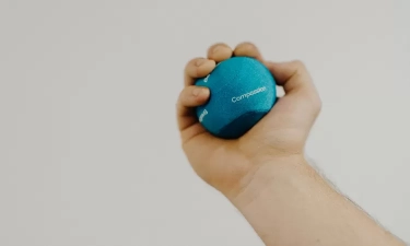 Lebih dari Sekadar Mainan, Ini 6 Manfaat Stress Ball untuk Menjaga Kesehatan Mental dan Fisik