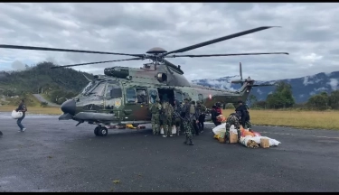 Tak Bisa Jalur Darat, TNI AU Kerahkan Helikopter untuk Distribusi Makan Bergizi Gratis di Pegunungan Papua Tengah