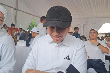 Diapit Khofifah dan Ahmad Luthfi Saat Baris-berbaris, Emil Dardak: Ini Ikut yang Mana...