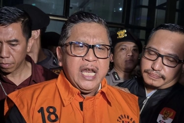 Hasto: Ini Momentum KPK Periksa Keluarga Jokowi