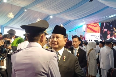 Momen Prabowo dan Gibran Keliling Salami Satu Per Satu 961 Kepala Daerah yang Baru Dilantik