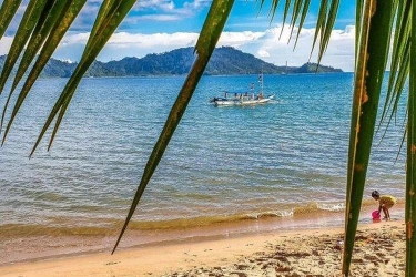 Pantai Carolina Padang: Harga Tiket, Jam Buka, dan Lokasi