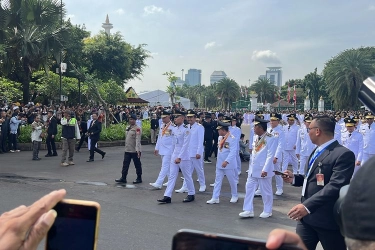 Ratusan Kepala Daerah Dikirab dari Monas, Warga Antusias