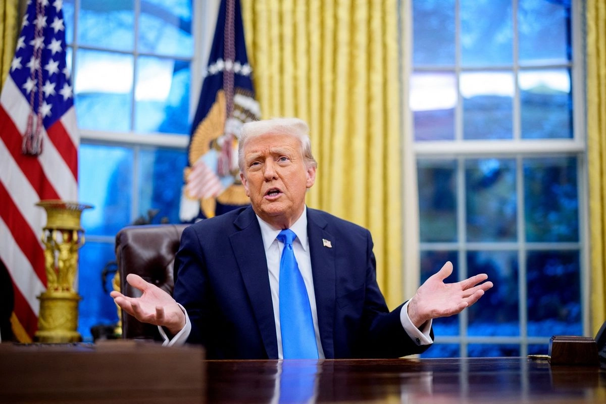 Trump Bakal Terapkan Tarif 25 Persen untuk Impor Mobil hingga Farmasi