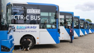 30 Bus Listrik Transjakarta Antar Kepala Daerah Terpilih di Pelantikan Istana