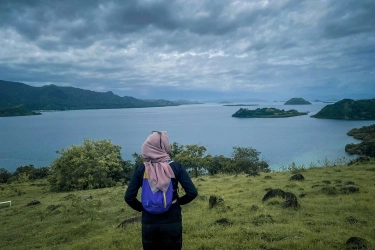 Destinasi Wisata Baru di Labuan Bajo, Nikmati Hamparan Pulau dari Atas Bukit