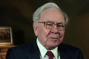 Warren Buffett Perbanyak Kas dan Jual Saham, tapi Diam Soal Alasannya