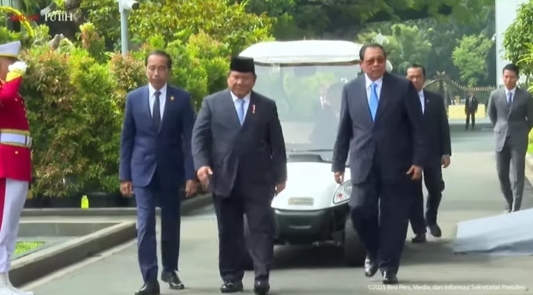 Momen Prabowo Semobil dengan SBY dan Jokowi Disopiri Mayor Teddy saat Peluncuran BPI Danantara
