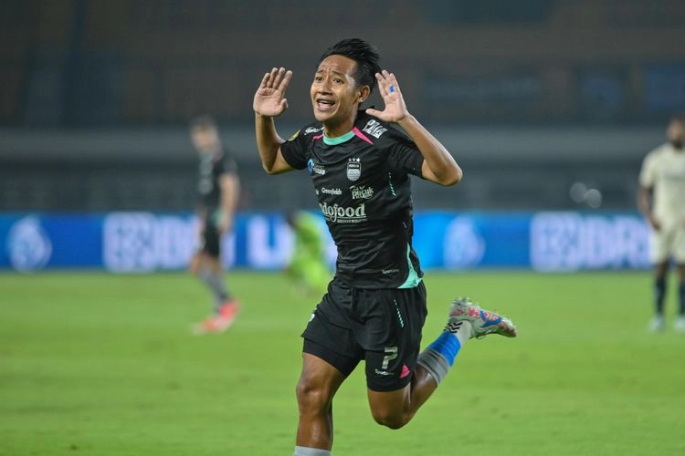 Pelatih Persib Nantikan Putusan Banding terkait Skorsing Beckham Putra