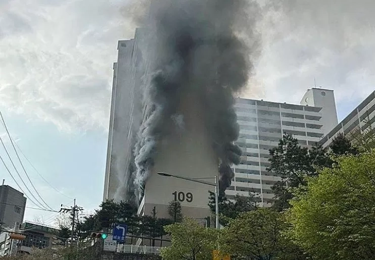 Apartemen 21 Lantai di Seoul Dilalap Api, 1 Orang Tewas dan 6 Lainnya Alami Luka Bakar