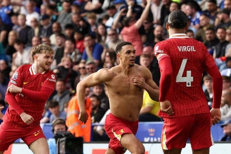 Walau Jadi Pahlawan Liverpool, Trent Alexander-Arnold Enggan Bahas Masa Depan
