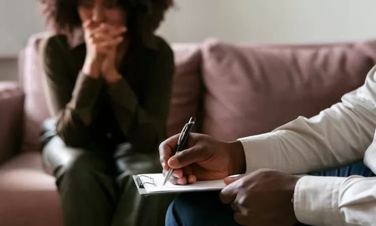 CBT: Cognitive Behavioral Therapy, Kenali Tekniknya untuk Mengelola Masalah Akibat Gangguan Kesehatan Mental