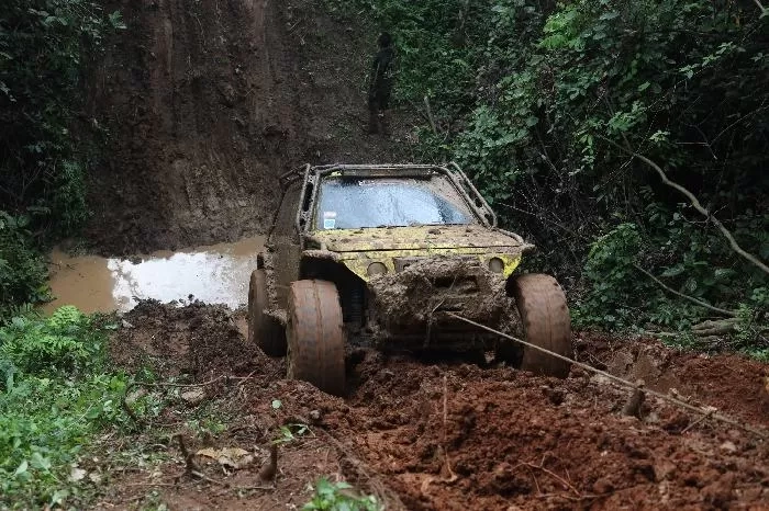 Ratusan Komunitas Offroad Jajal Trek Baru Perebutkan Toyota Land Cruiser FJ-40