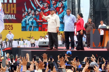 Kelakar Prabowo di Hadapan Ribuan Buruh Pernah 4 Kali Kalah Pilpres: Gila, Gue Kalah Lo Ketawa