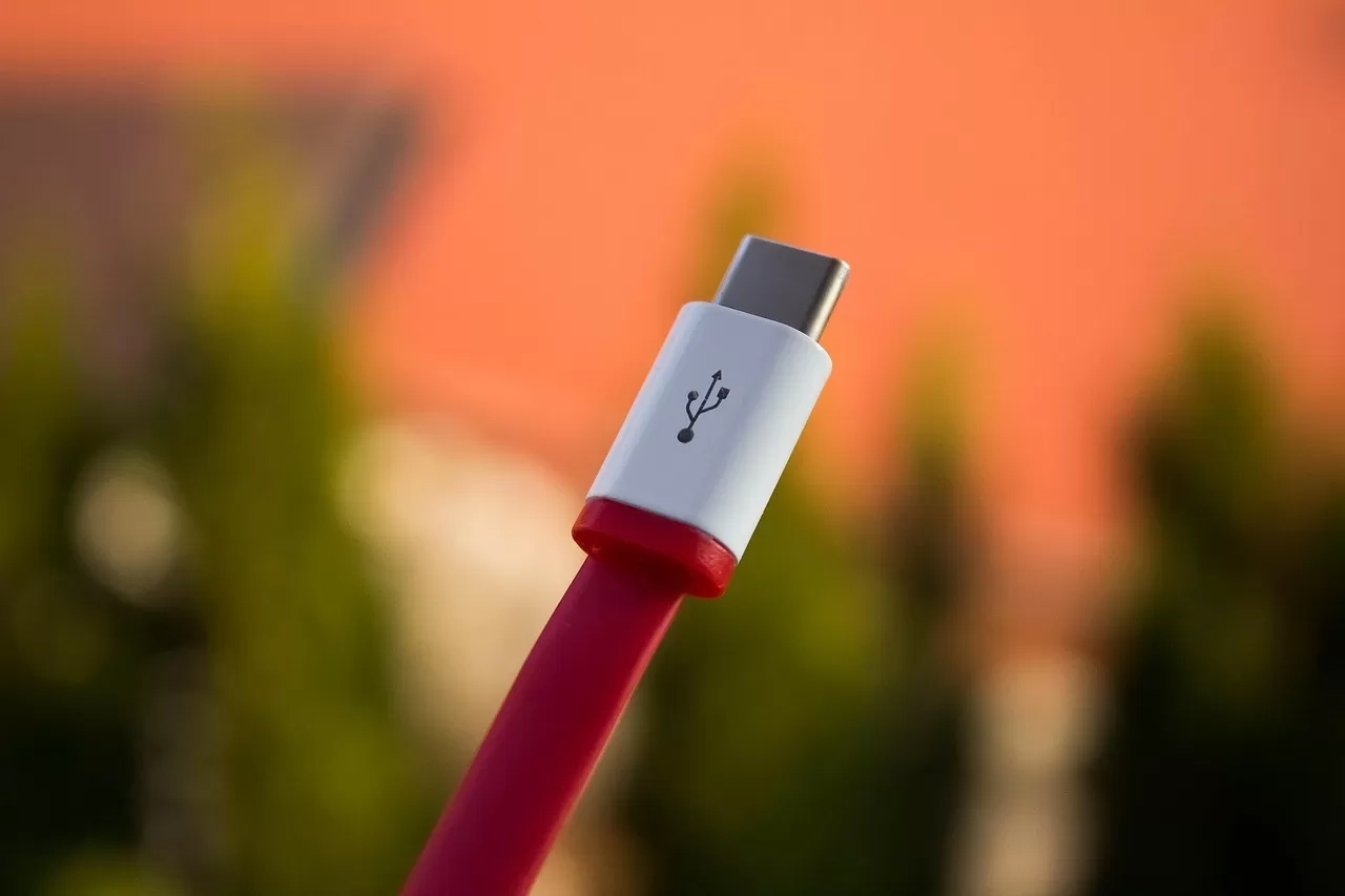 Penasaran Smartphone Zaman Sekarang Banyak yang Gunakan USB Type-C? Ternyata Karena 7 Keunggulan Ini