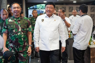 Menkopolkam dan Panglima TNI Bahas Pengamanan May Day 2025 di Mabes TNI
