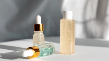 5 Perbedaan Exfoliating Toner dan Exfoliating Serum, Baiknya Pilih yang Mana?