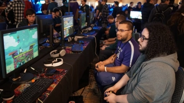 Bagaimana Cara Menjadi Streamer Game eSports yang Sukses dan Menghasilkan Uang