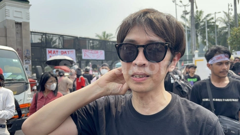 Ikut Aksi May Day di Depan DPR, Eka The Brandals: Seniman Juga Buruh, Kita Mau Menghibur Teman-teman