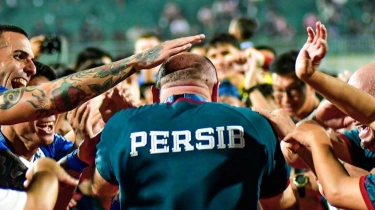 Kasih Ucapan Selamat untuk Persib, Guru Patrick Kluivert Ungkap Ambisi Besar