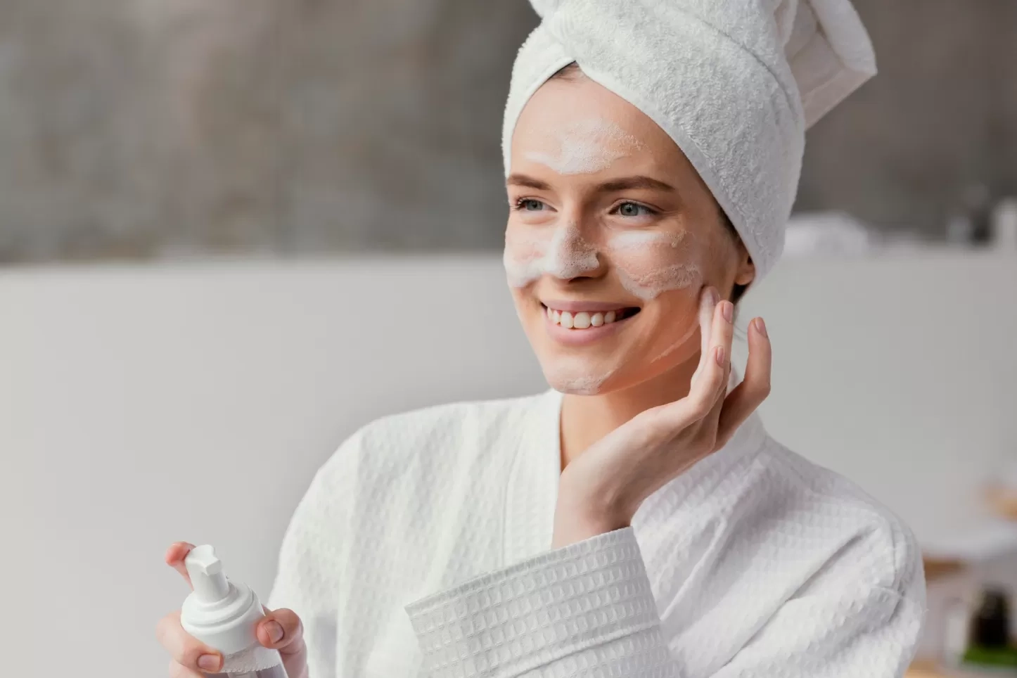 5 Tips Memilih Sabun Cuci Muka untuk Kulit Berminyak, Jangan Sembarangan Beli