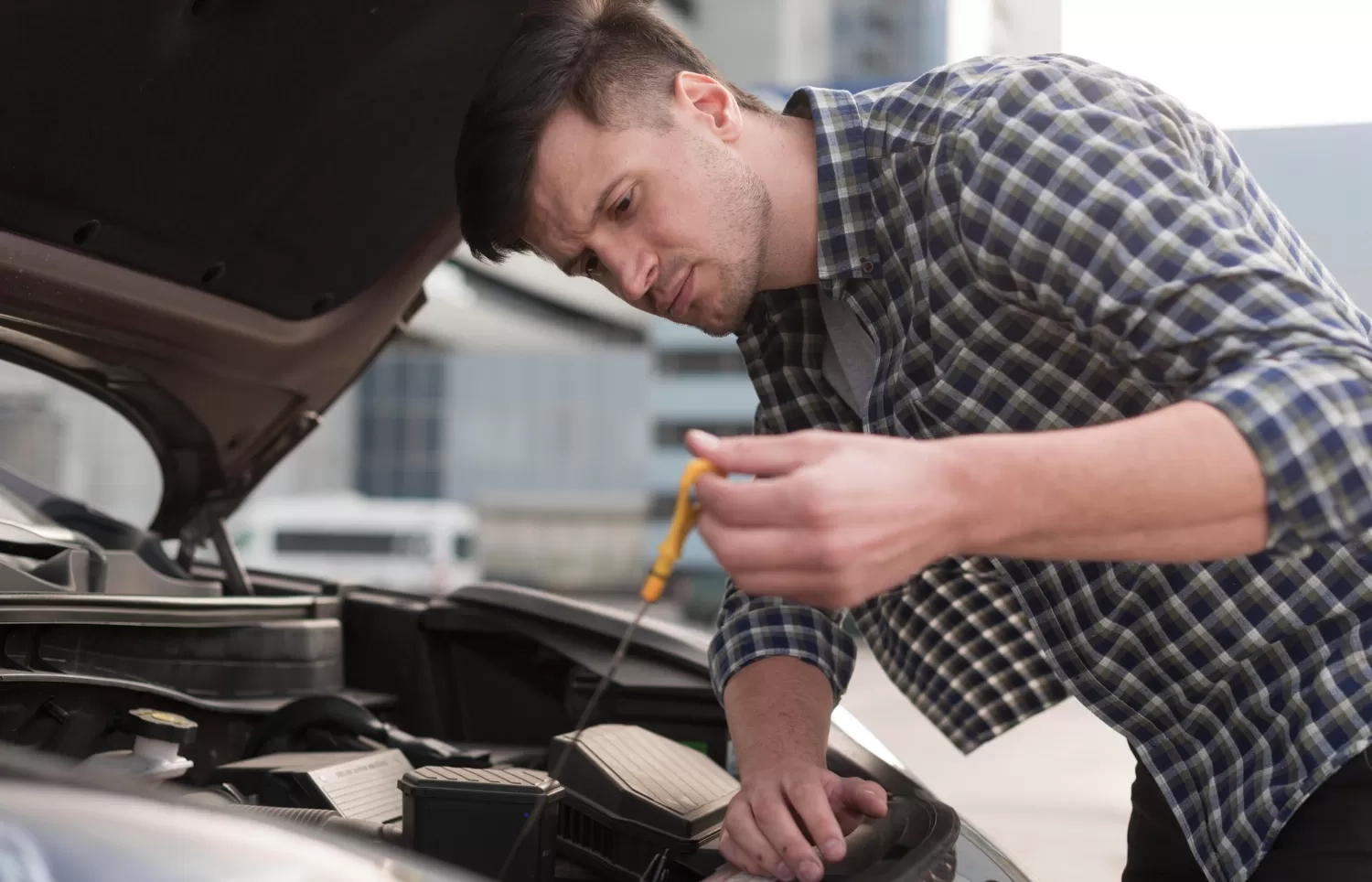 7 Tips Merawat Aki Mobil Agar Tidak Cepat Soak, Jangan Disepelekan