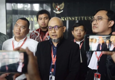 Novel Baswedan Minta KPK Berani Usut Dugaan Keterlibatan Firli Bahuri dalam Kasus Buron Harun Masiku