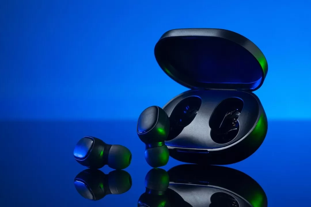 Solusi untuk Mendengarkan Musik Lebih Bebas dengan Earphone TWS, Ini 7 Keunggulannya