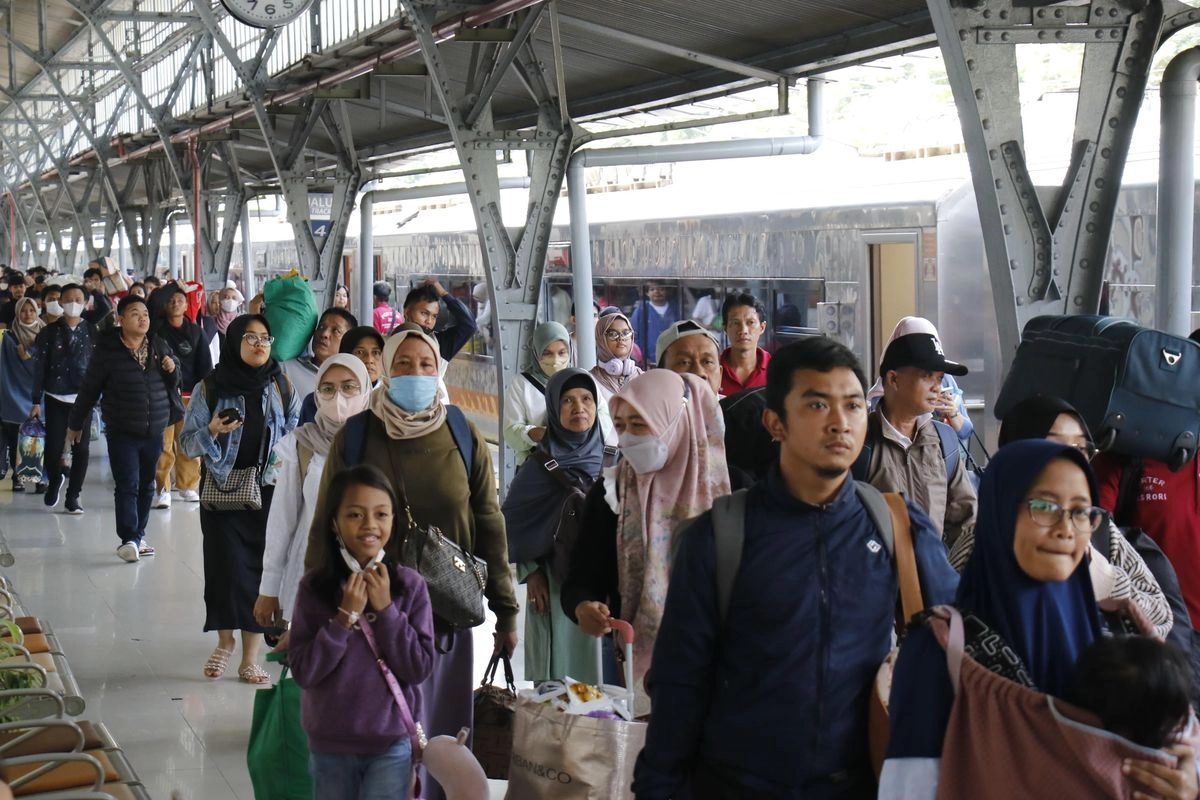 Libur Panjang Waisak, KAI Catat Okupansi Kereta Tembus 124 Persen