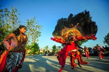 Libur Waisak 2025 di Taman Mini, Ada Atraksi Reog Ponorogo, Cek Harga Tiketnya