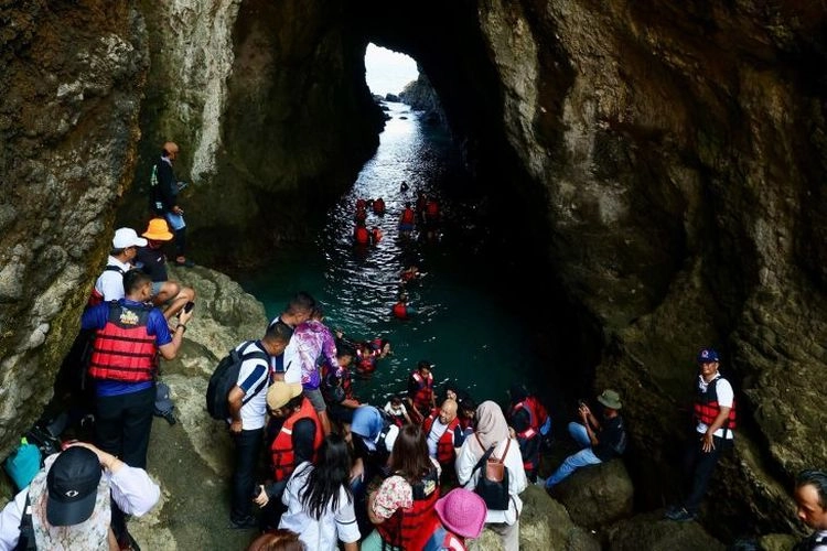 Cara ke Pulau Bedil, Surga Tersembunyi di Selatan Banyuwangi