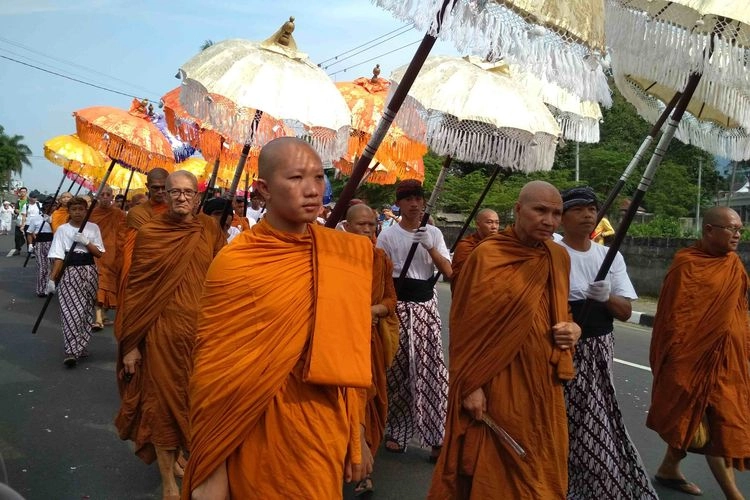 Jadwal Kirab Waisak 12 Mei 2025 dari Candi Mendut ke Candi Borobudur