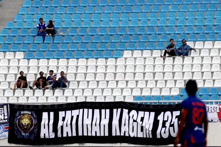 Lemparan Batu di Zona 4 Stadion Kanjuruhan, Arema FC Desak Evaluasi Keamanan dan Usut Tuntas Pelaku