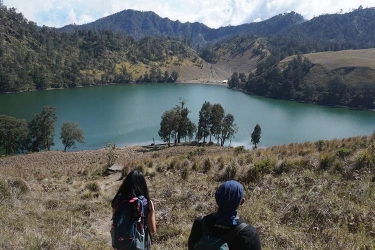 Syarat dan Harga Tiket Pendakian Gunung Semeru 2025
