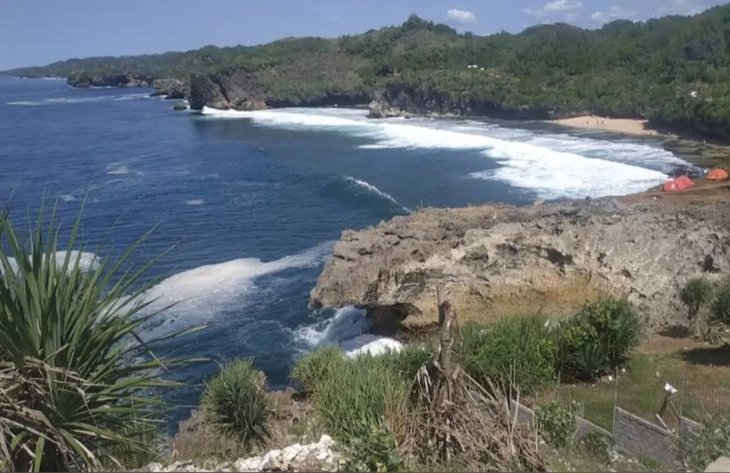 Rekomendasi 4 Wisata Pantai Antimainstream di Gunungkidul Yogyakarta, Cocok Dikunjungi agar Liburanmu di Jogja Tidak Itu-Itu Saja