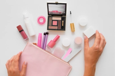 7 Cara Efektif Menyortir dan Menata Perlengkapan Kecantikan agar Tidak Membuat Ruang Jadi Berantakan